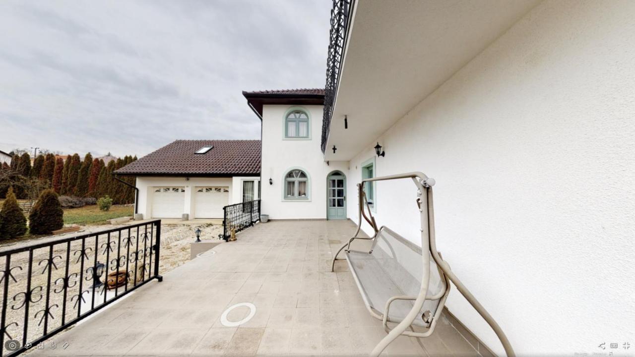 White House Zalakaros Hotel Bagian luar foto